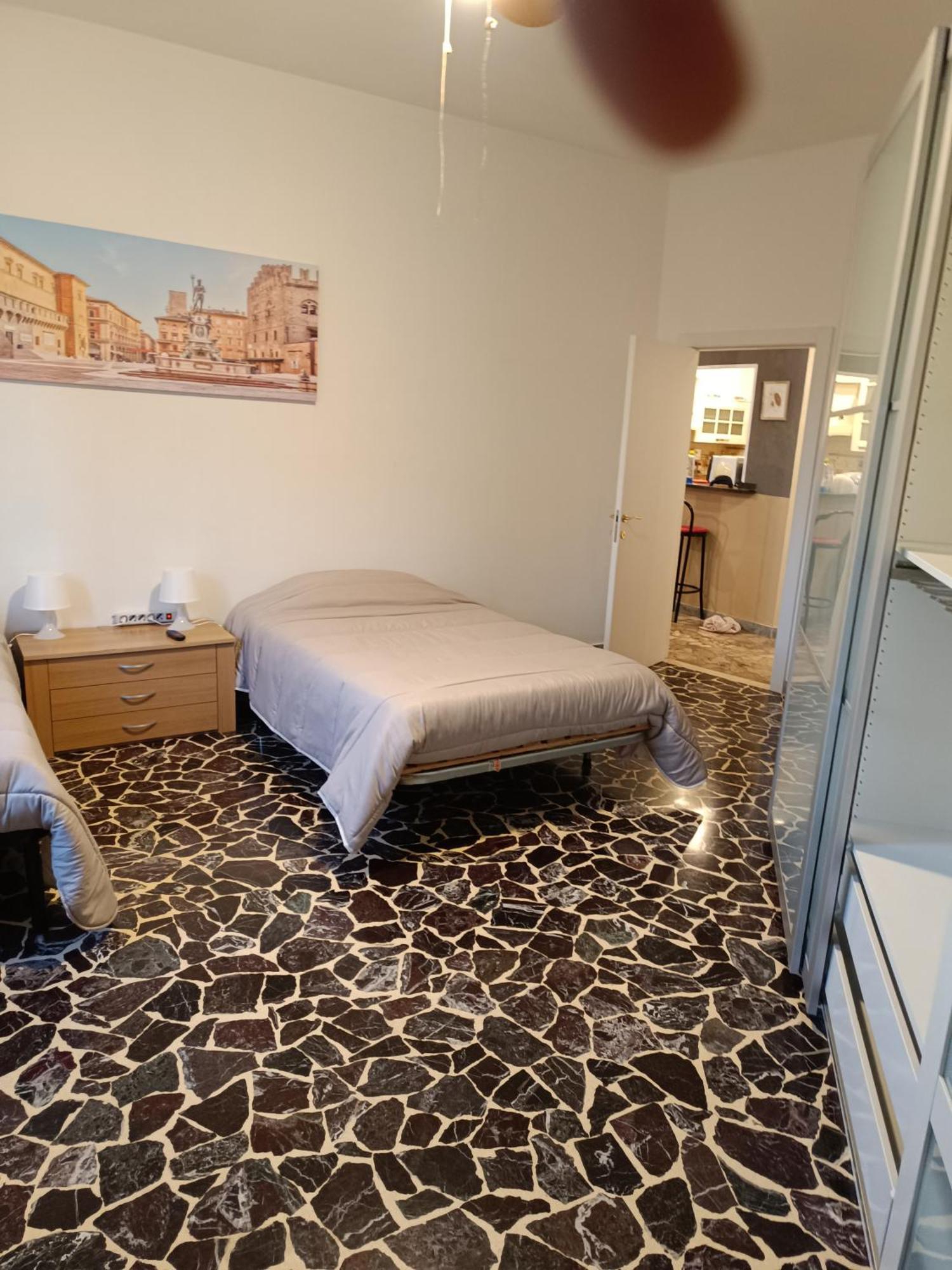 Elegante Appartamento 90 Mq Zona Corticella Fiera 博洛尼亚 外观 照片